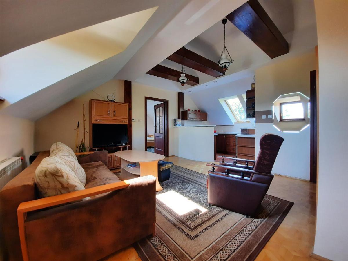 Apartment Noclegi W Ksiegarni *