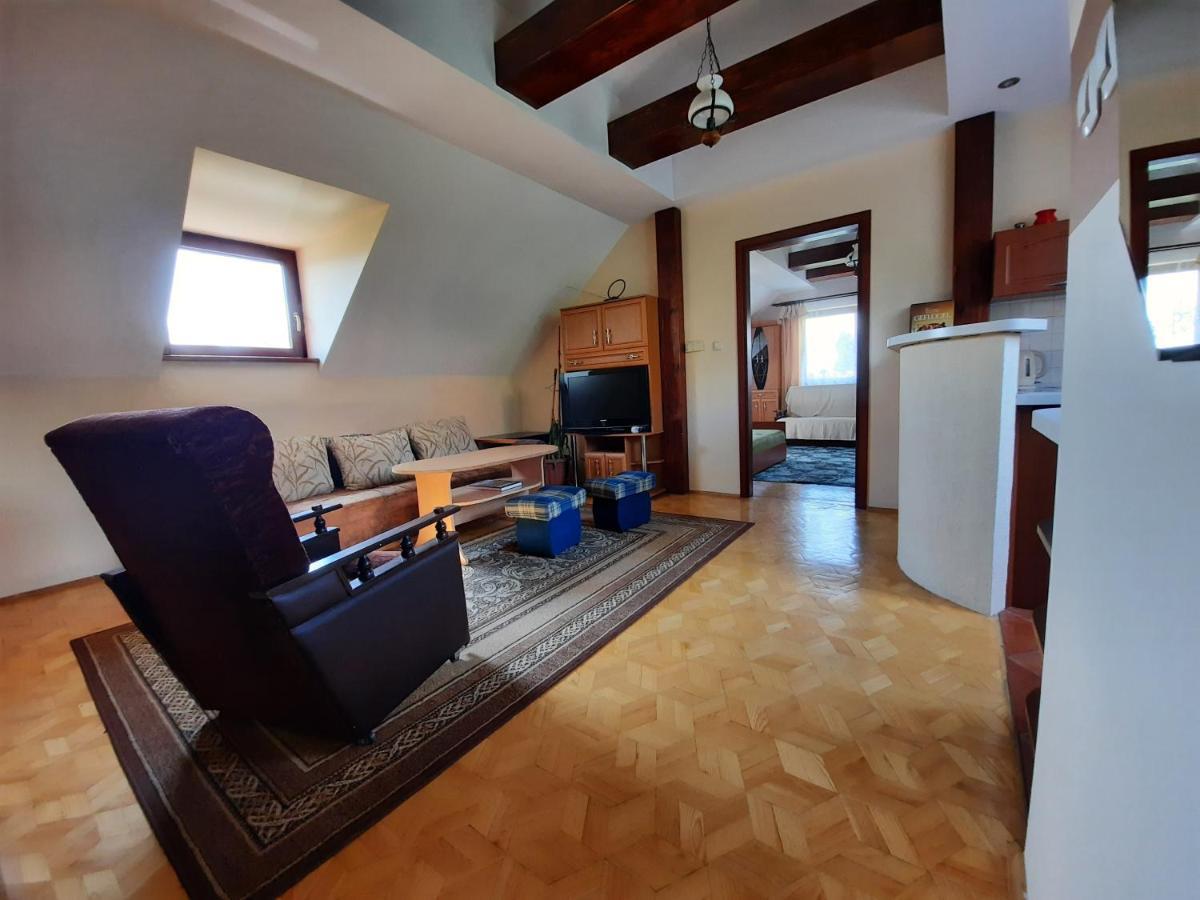 Noclegi W Ksiegarni Apartment *
