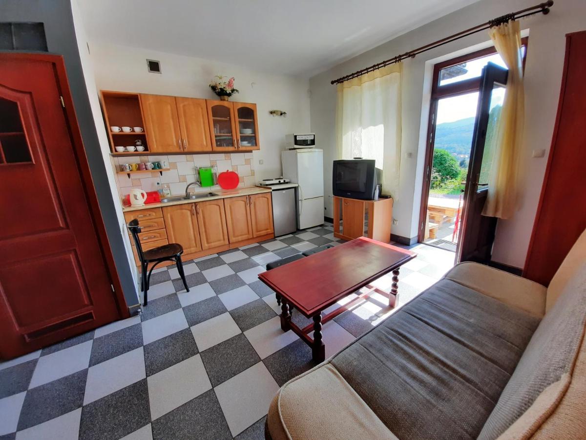 Noclegi W Ksiegarni Apartment *