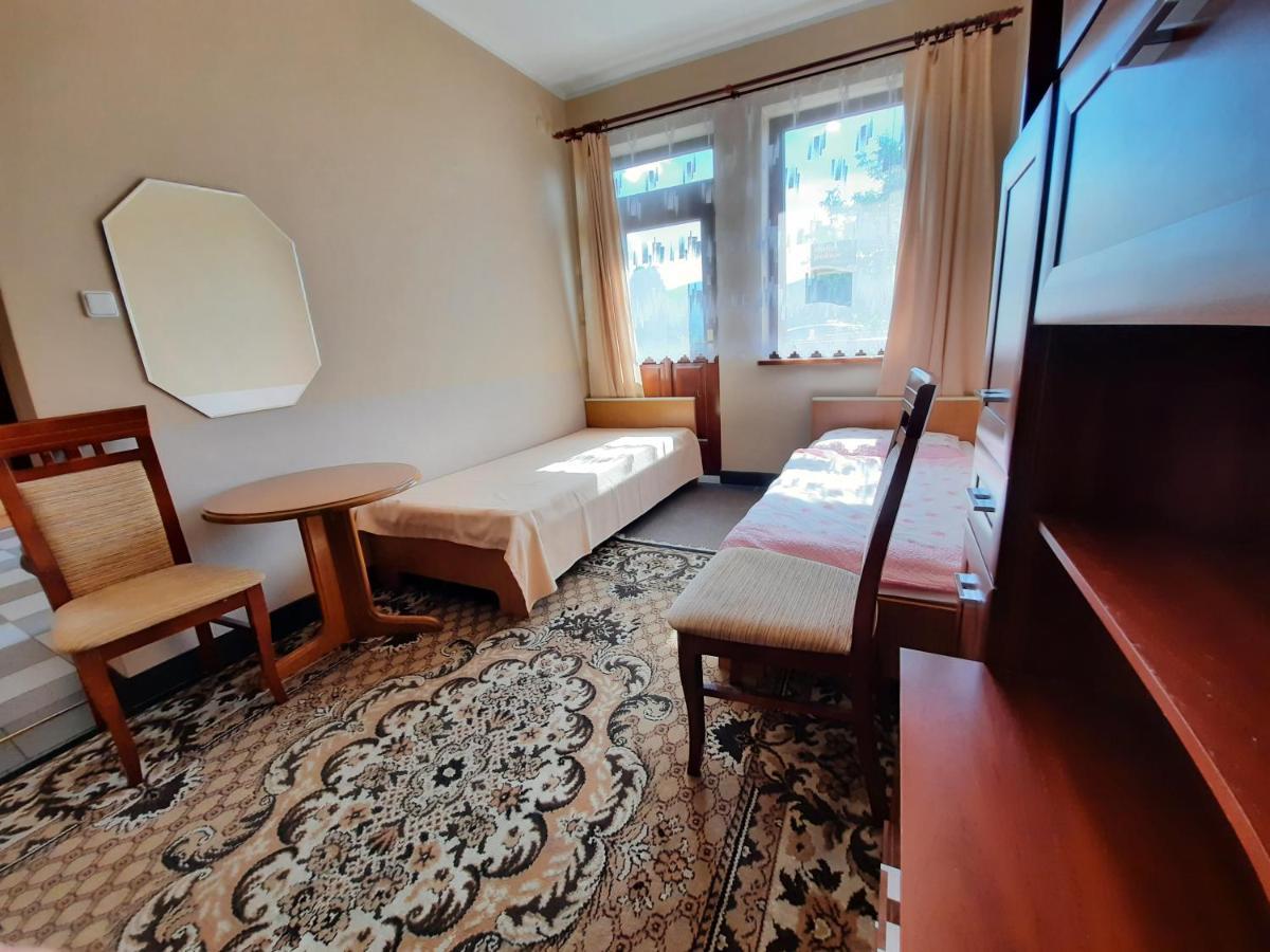 Noclegi W Ksiegarni Apartment *