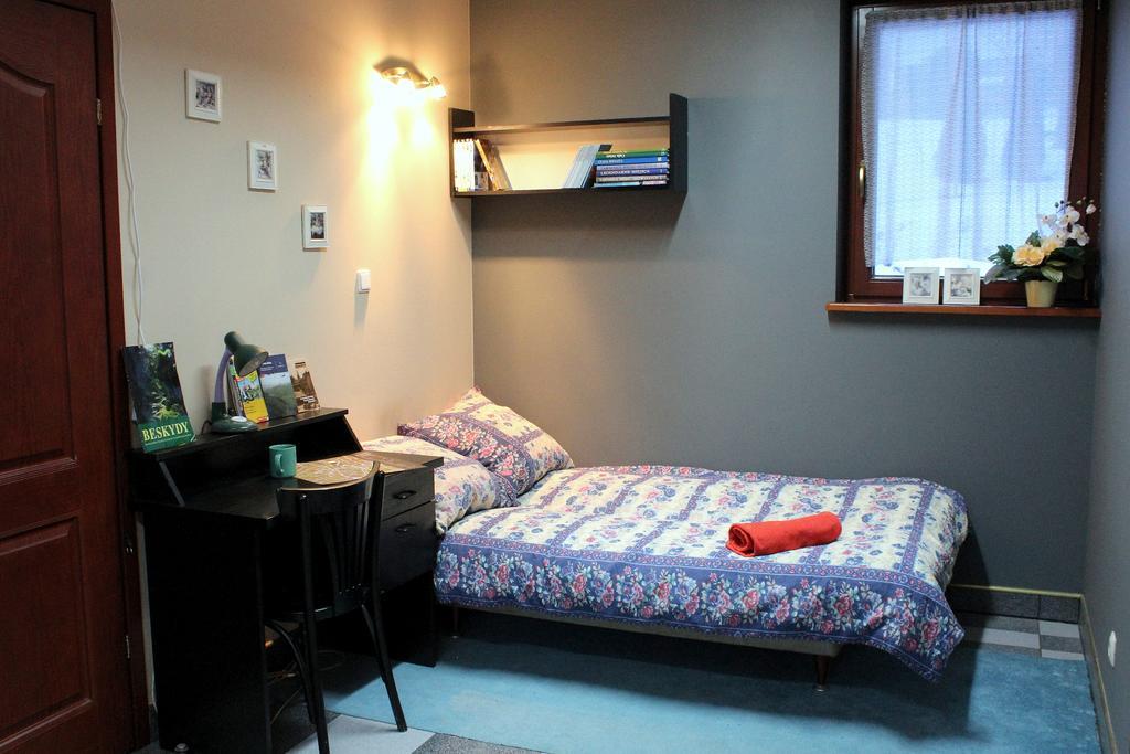 Noclegi W Ksiegarni Apartment *